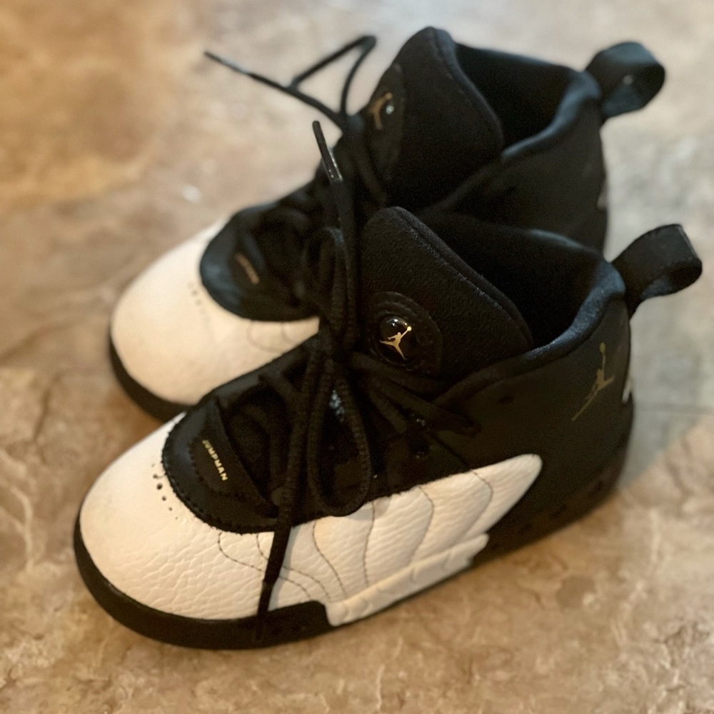 JORDAN. Toddler sneakers. Size 8c